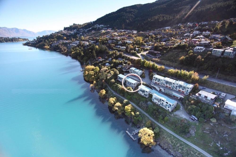 Huge Lakefront Delight - Queenstown Holiday Home Экстерьер фото