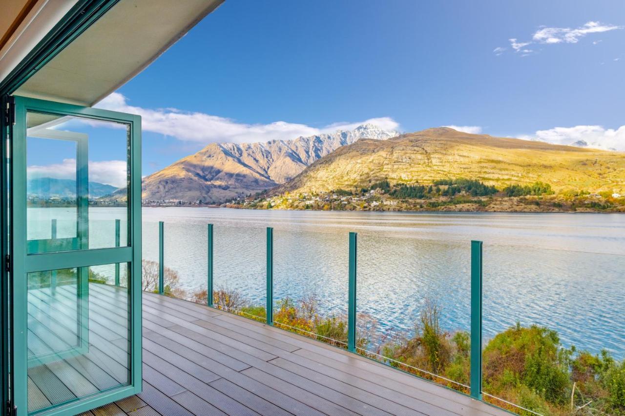 Huge Lakefront Delight - Queenstown Holiday Home Экстерьер фото